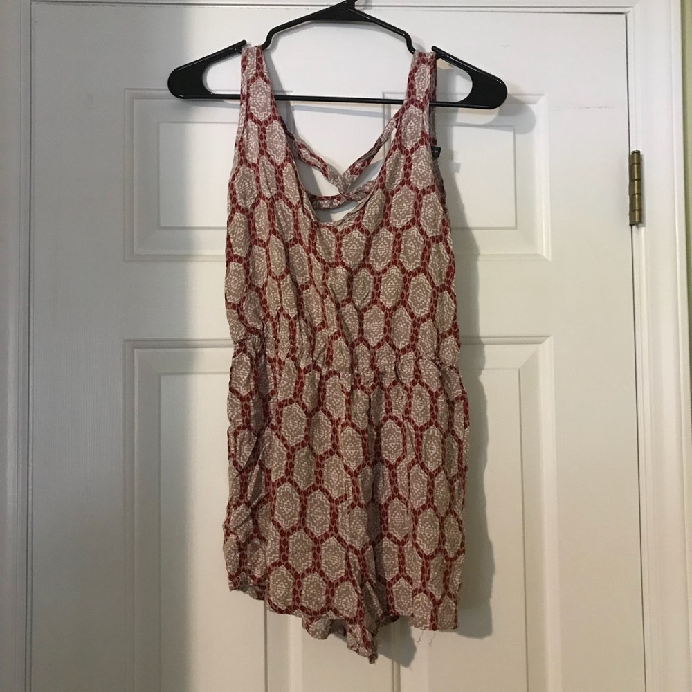 Printed Romper w Open Back